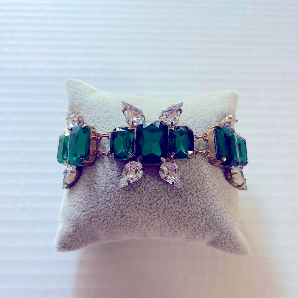 BaubleBar Emerald Rhinestones Glamorous Gold Tone Jolie Toggle Bracelet Holiday